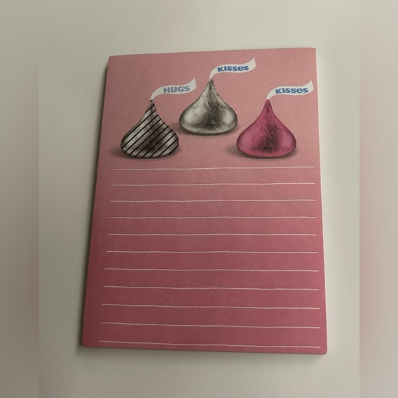 New Hershey's Kisses Pink Short Pad Hershey's Official Licensed Product Hugs - Picture 5 of 8